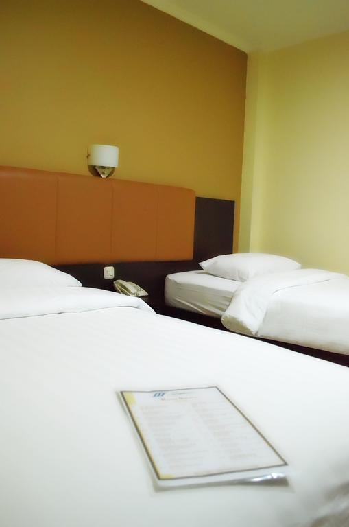 Royal Mamberamo Hotel Sorong Rum bild