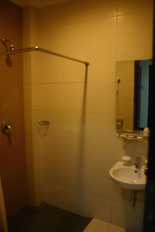 Royal Mamberamo Hotel Sorong Rum bild
