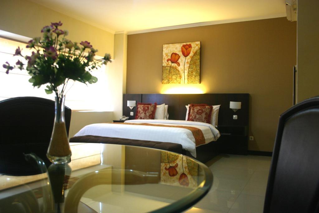 Royal Mamberamo Hotel Sorong Rum bild