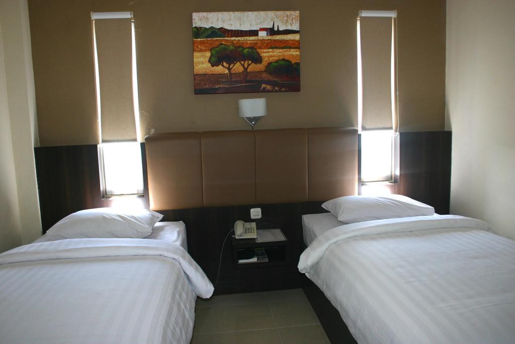 Royal Mamberamo Hotel Sorong Rum bild