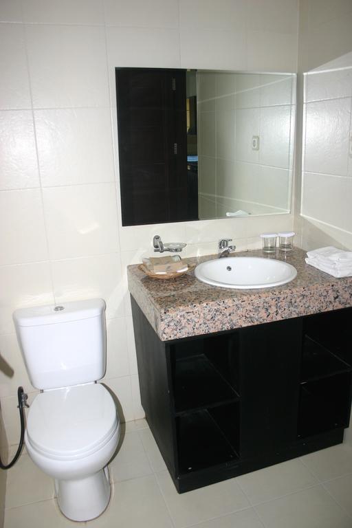 Royal Mamberamo Hotel Sorong Rum bild
