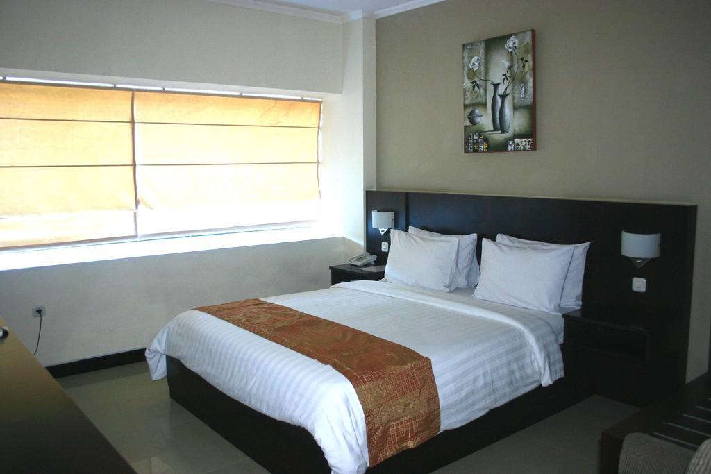 Royal Mamberamo Hotel Sorong Rum bild