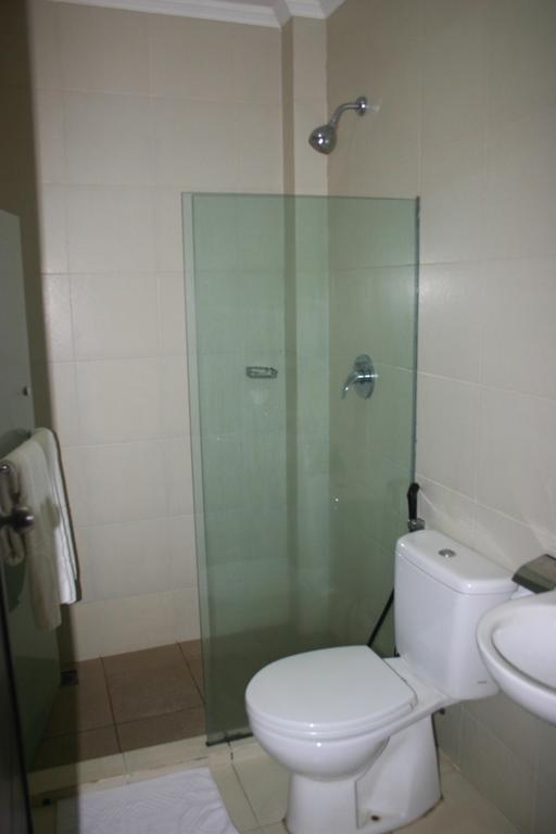 Royal Mamberamo Hotel Sorong Rum bild