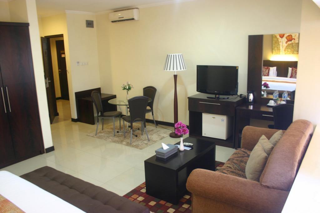 Royal Mamberamo Hotel Sorong Rum bild