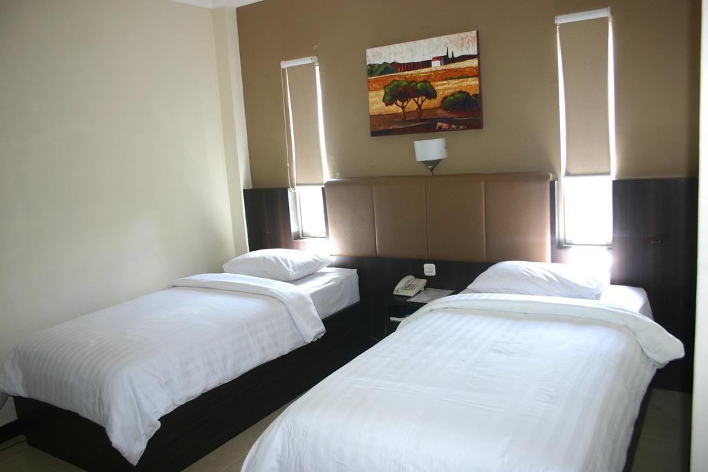 Royal Mamberamo Hotel Sorong Rum bild