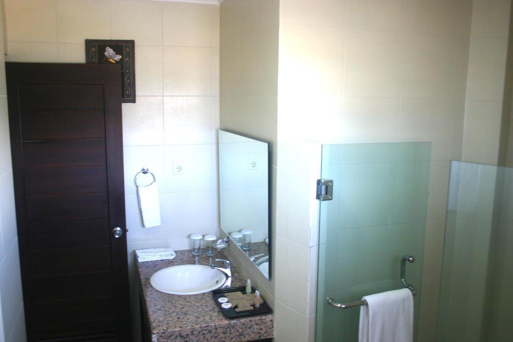 Royal Mamberamo Hotel Sorong Rum bild