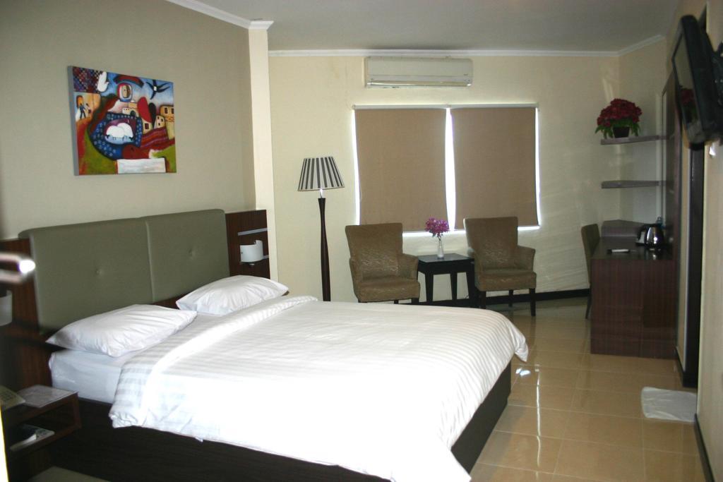 Royal Mamberamo Hotel Sorong Rum bild