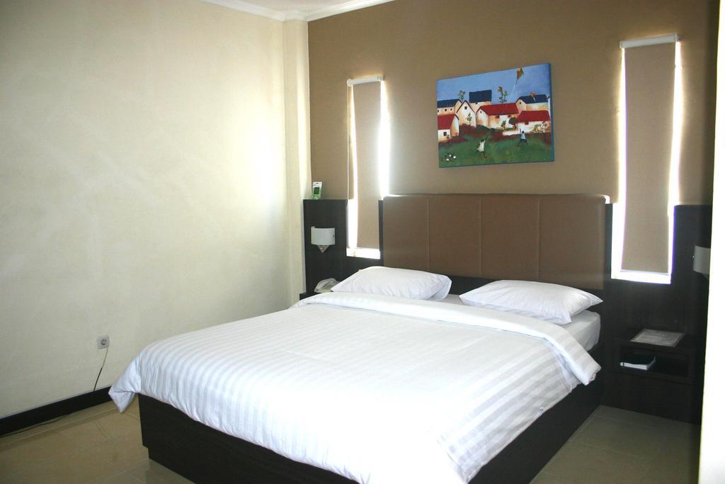 Royal Mamberamo Hotel Sorong Rum bild