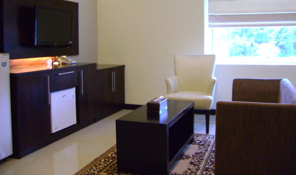 Royal Mamberamo Hotel Sorong Exteriör bild