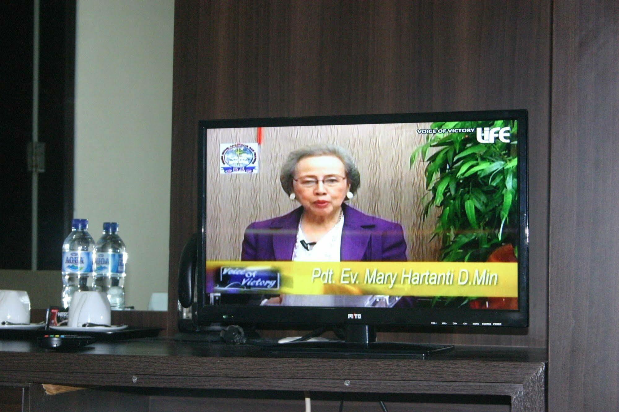 Royal Mamberamo Hotel Sorong Exteriör bild