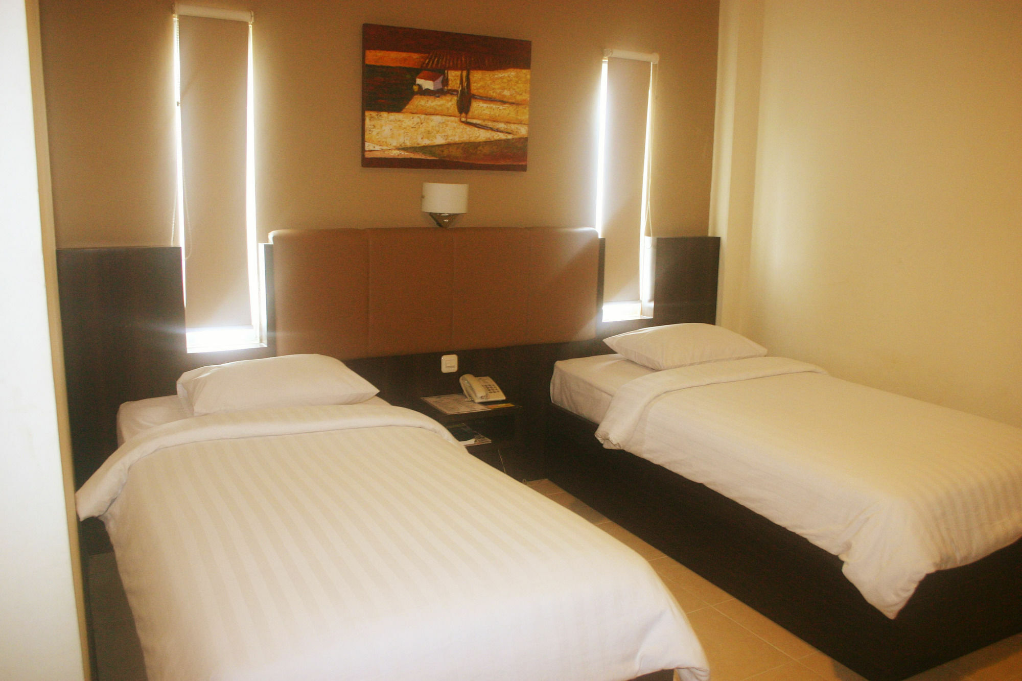Royal Mamberamo Hotel Sorong Exteriör bild