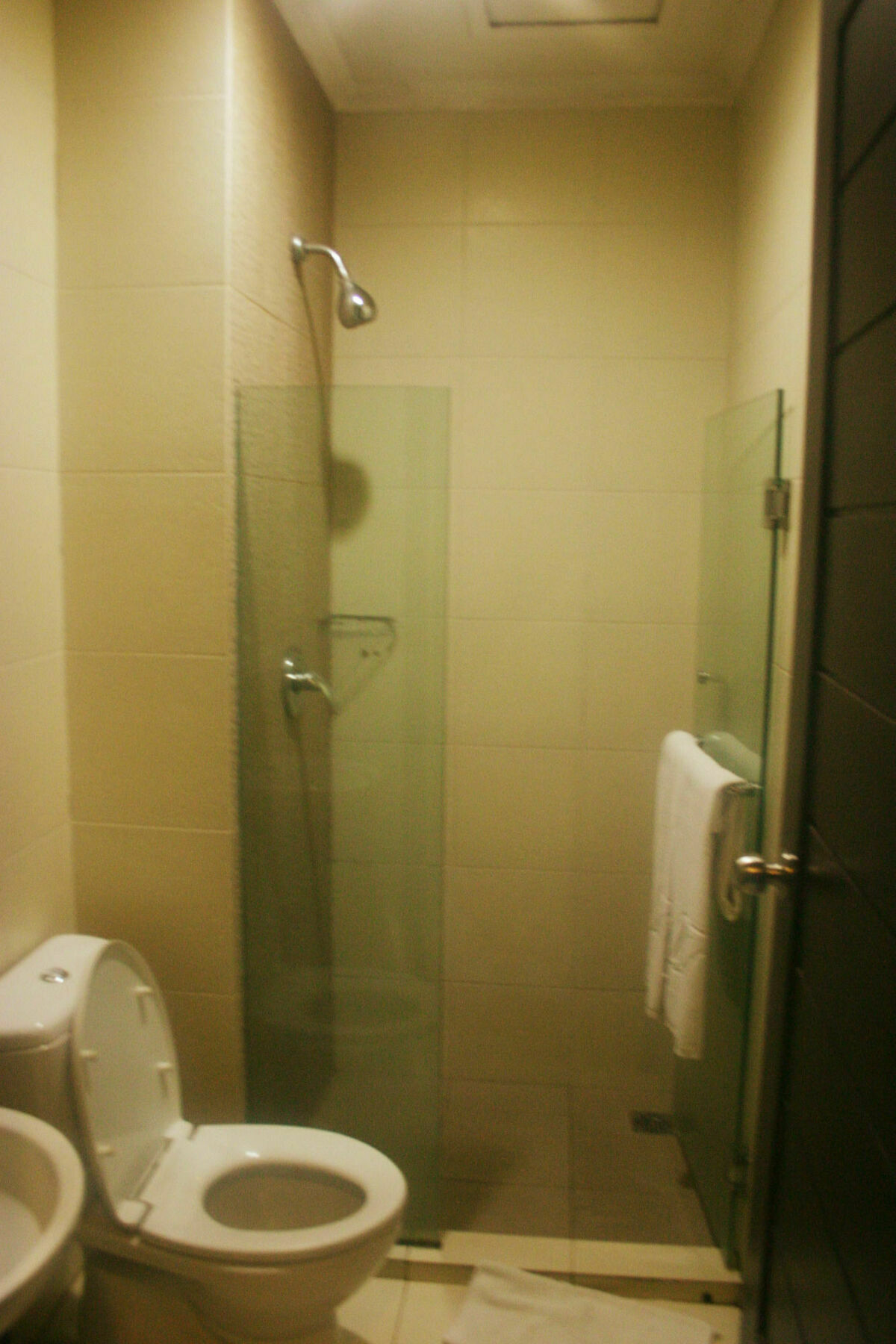 Royal Mamberamo Hotel Sorong Exteriör bild